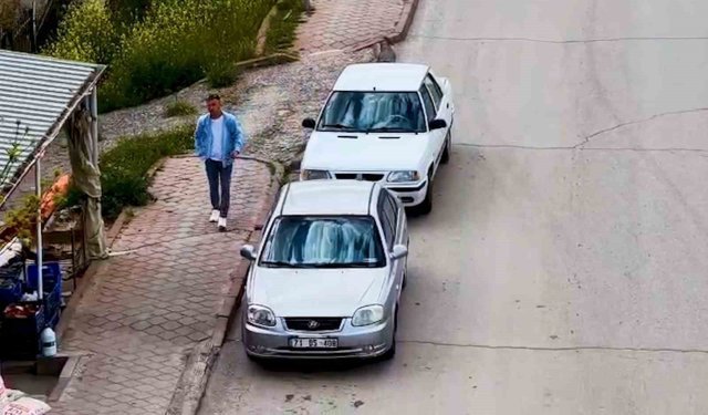Aracını park edip uzaklaştı, dönüşte polisi karşısında buldu: Sürücüye ve araç sahibine 40'ar bin lira ceza