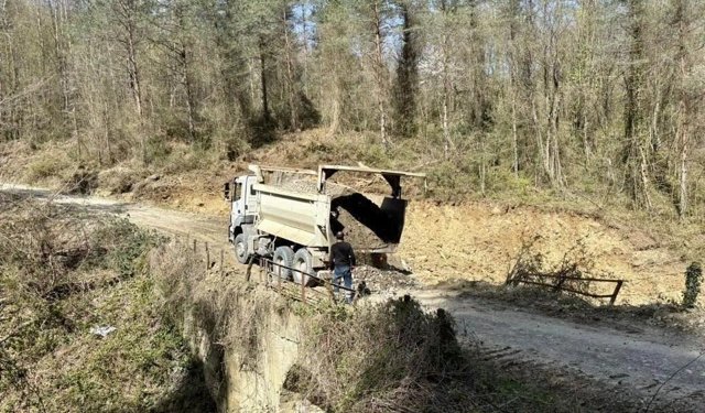Ayancık'ta heyelan sonrası yol güvenliği yeniden sağlandı