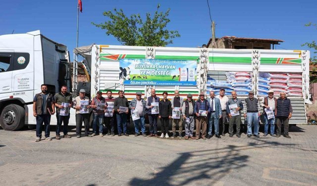 Aydın Büyükşehir'den Germencik'te küçük üreticilere yem desteği
