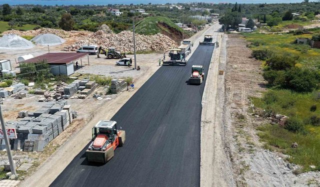 Aydın genelinde eş zamanlı yol çalışmaları sürüyor