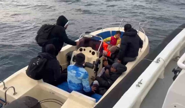 Ayvacık açıklarında 13 kaçak göçmen ile 2 organizatör yakalandı