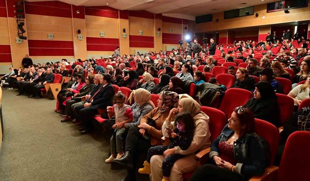 Bahçelievler'de Otizm Farkındalık Haftası'nda çocuklar performanslarını sergiledi