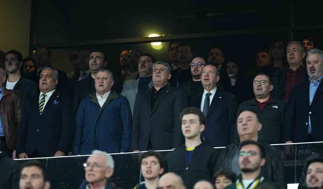 Bakan Bak, Fenerbahçe - Beşiktaş derbisini takip etti