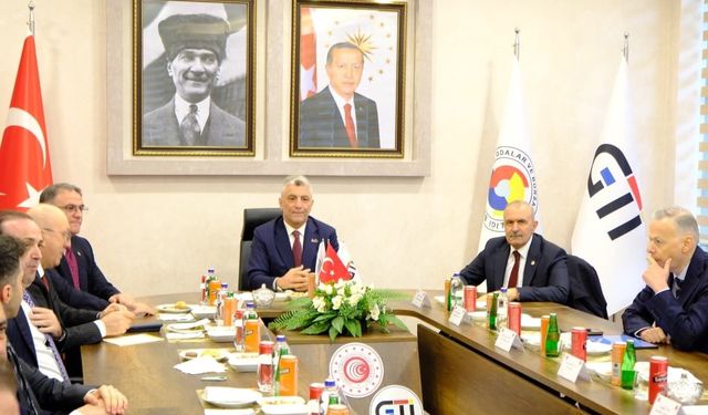 Bakan Bolat: 'İran'a açılan kapılarda sorun yok'