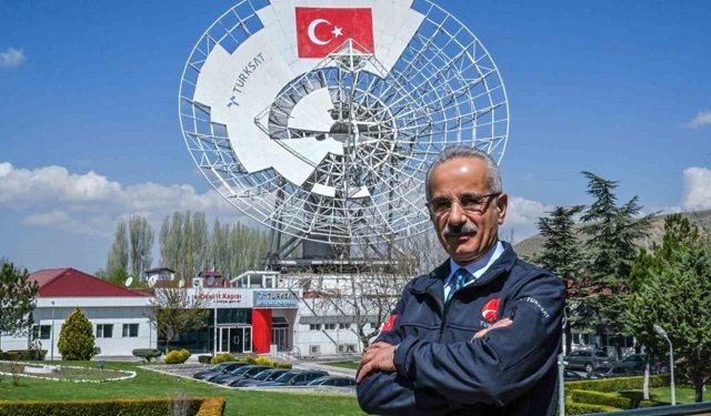 Bakan Uraloğlu: 'TÜRKSAT 6A ile ülkemizi haberleşme uydusu tasarlayıp üretebilen dünyadaki 11 ülke arasına taşıdık'
