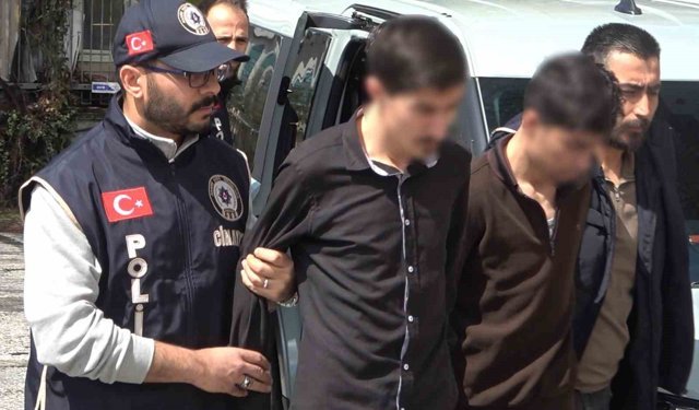 Bardağı taşıran son damla motosiklet oldu: Babalarını canice öldüren iki kardeş adliyeye sevk edildi