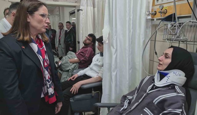 Bartın'daki feci kazanın ardından Vali Arslan yaralıları hastanede ziyaret etti