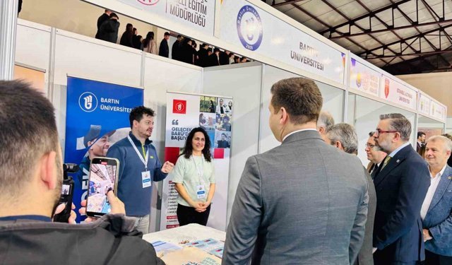 BARÜ, İnegöl 8. Üniversite ve Meslek Tanıtım Günleri'nde yer aldı
