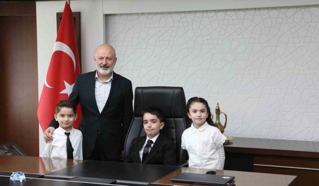 Başkan Çolakbayrakdar: 'Her evladımızın mutlu olduğu bir şehir için çalışıyoruz'