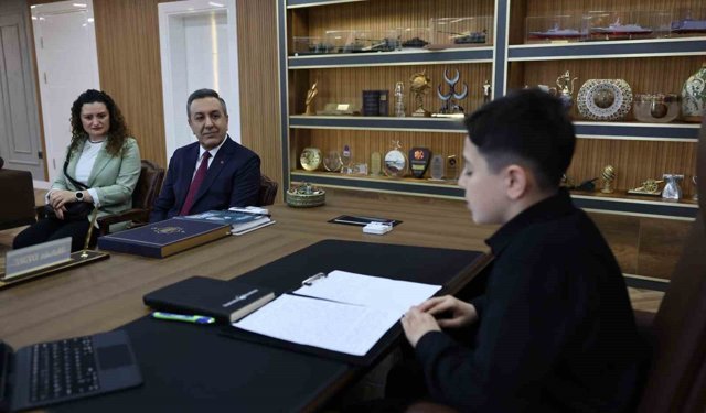 Başkan Dere, koltuğunu Taha'ya devretti