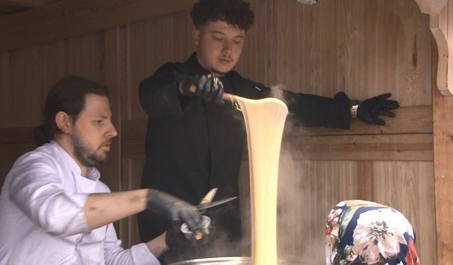 Başkentte Trabzon Günleri: Şenol Güneş ve Tolga Zengin vatandaşlarla buluştu