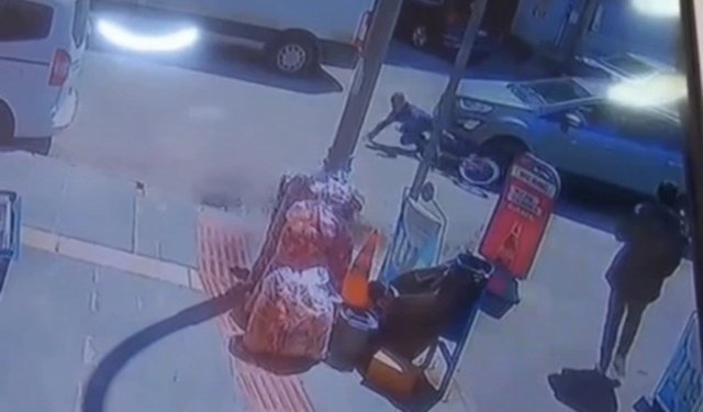 Batman'da bisikletiyle otomobilin altına giren çocuk metrelerce sürüklendi: O anlar kamerada