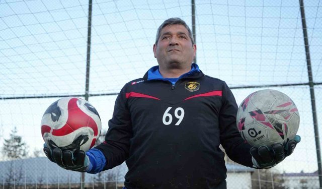 'Bayburt' müdür hem ismiyle hem de 40 yıllık futbol tutkusuyla dikkat çekiyor
