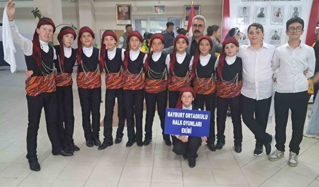 Bayburt Ortaokulu halk oyunlarında Türkiye beşincisi oldu