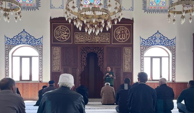 Bayburt'ta cemaate bağımlılık bilgilendirmesi