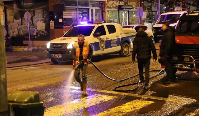Belediye ekiplerinin bahar temizliği sürüyor