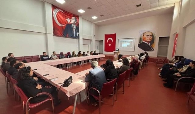 Bilecik'te Sosyal Risk Haritaları ve Aile Rehberi eğitimi gerçekleştirildi