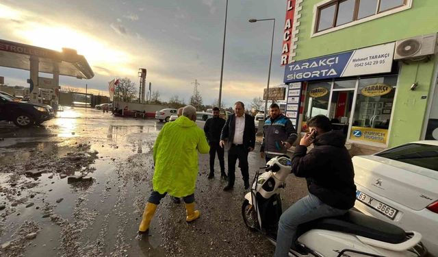 Birecik'te yağış sonrası ekipler harekete geçti