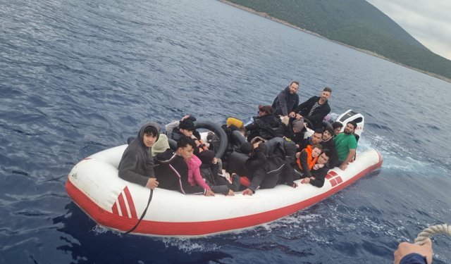 Bodrum'da 40 düzensiz göçmen yakalandı: 2 gözaltı