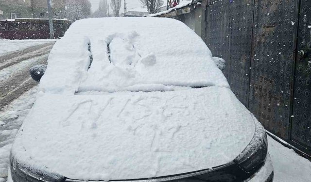 Bulanık'ta nisan ayında kar sürprizi