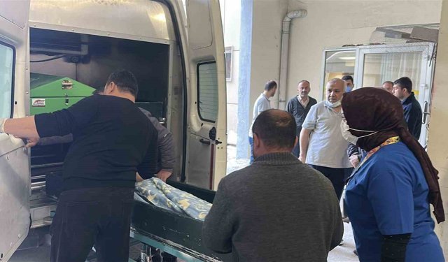 Burdur'da 7 kişinin hayatını kaybettiği kazada aileler cenazelerini gözyaşlarıyla teslim aldı