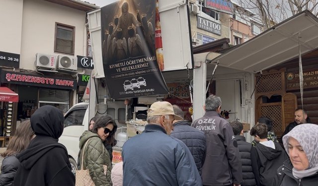 Bursa'da taksicilerden kahraman öğretmen ve öğrencilere vefa