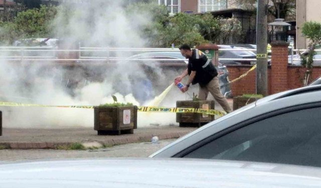 Çevre Şehircilik Müdürlüğü önünde bomba paniği