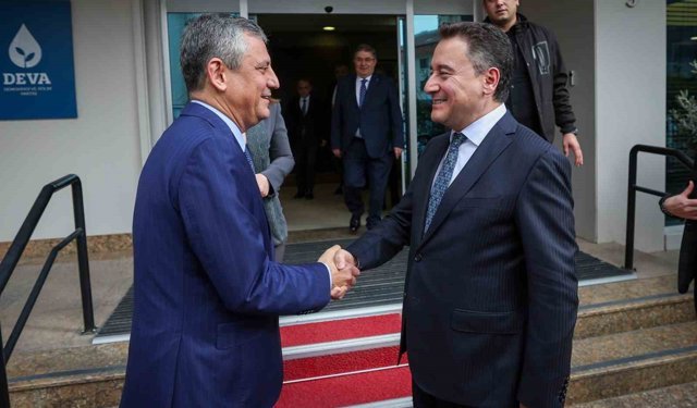 CHP Genel Başkanı Özel: 'Anayasal zorunluluk sürecinde olduğumuz konusunda hemfikir olduk'