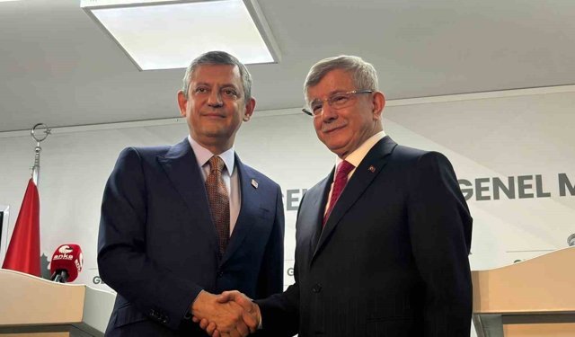 CHP Genel Başkanı Özel: 'Türkiye'de Davutoğlu'nun Başbakanlığı döneminde çok kritik bir süreç yaşandı'