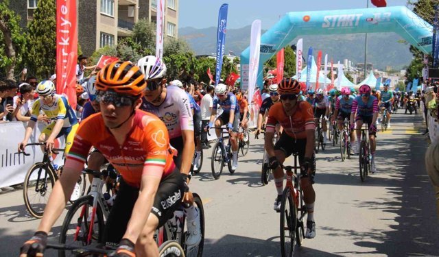 Cumhurbaşkanlığı Bisiklet Turu'nun ikinci etabı, Aydın'dan start aldı