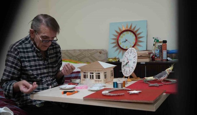 Demirden makete: Pandemide edindiği hobisini huzurevinde 6 yıldır sürdürüyor
