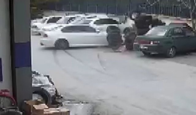 Drift atan, hızlı gelen kaza yapıyor