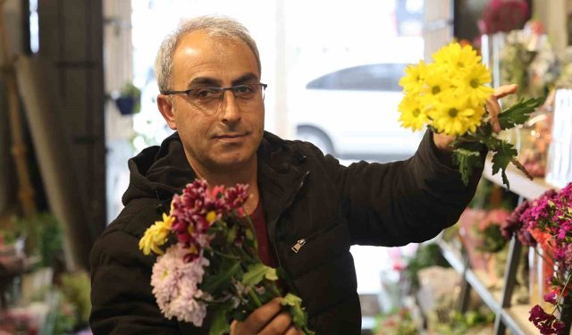 Düğün sezonu öncesi çiçekçilerde yoğun mesai