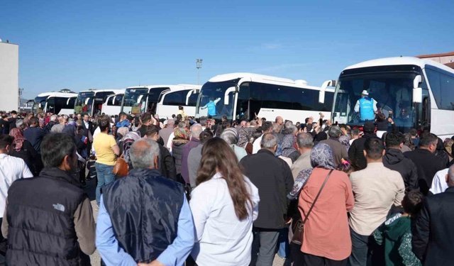 Düzce'de 191 hacı adayı dualarla uğurlandı