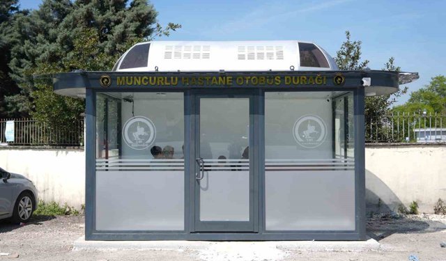 Düzce'de 7. akıllı durak hastane önüne konuldu