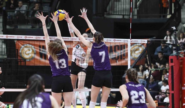 Eczacıbaşı Dynavit seride 1-0 öne geçti