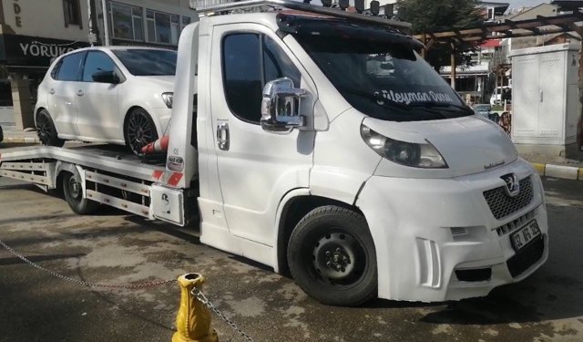 Egzoz patlatan araca 16 bin TL ve trafikten men cezası