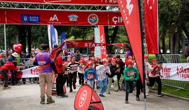 'Eker I Run 23 Nisan Çocuk Koşusu' bayram sevincini sporla buluşturdu