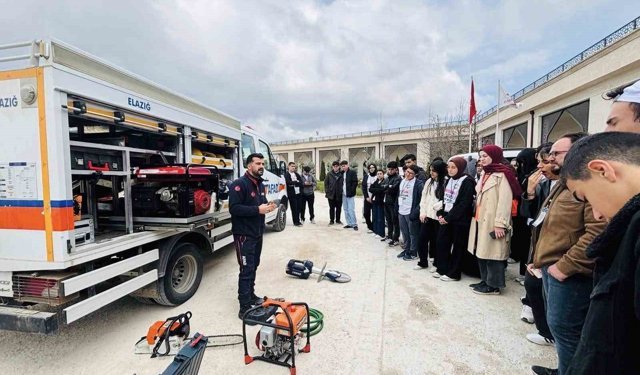 Elazığ'da gençlere yönelik afet farkındalık eğitimi