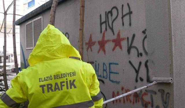 Elazığ'da kent estetiğini bozan duvar yazıları temizleniyor