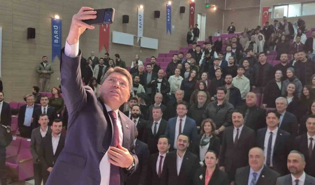 Eski Adalet Bakanı Yılmaz Tunç'tan yargı eleştirilerine tepki