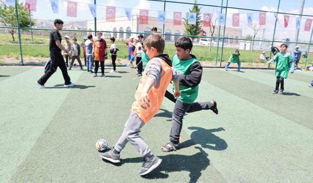 Eyyübiyeli çocuklar 23 Nisan Futbol Turnuvasında buluştu