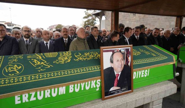 Gazeteci Feridun Fazıl Özsoy dualarla son yolculuğuna uğurlandı
