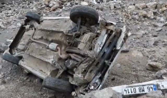 Gaziantep'te otomobil dere yatağına uçtu, sürücü yaralandı