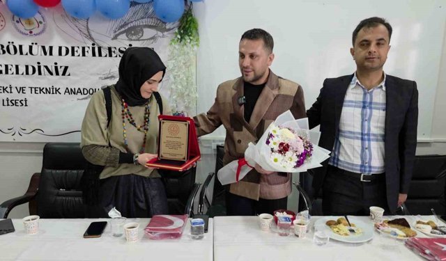 Genç tasarımcılar usta isimle bir araya geldi