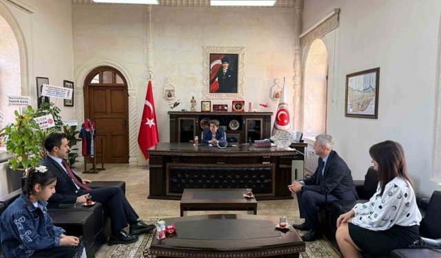 Gercüş'te kaymakamlık makamı geleceğin teminatı çocuklara emanet