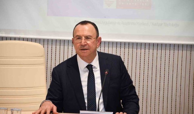 Gülsan Holding Yönetim Kurulu Başkanı Mustafa Topçuoğlu, Kilis'te Üniversitelilerle buluştu