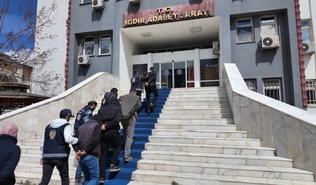 Iğdır'da göçmen kaçakçılığı şebekesine büyük darbe: 7 tutuklama