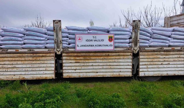 Iğdır'da kaçak gübre operasyonu: 30 ton ürün ele geçirildi
