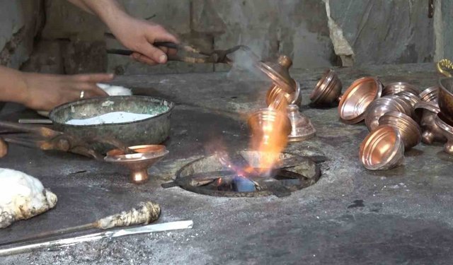 İkiz kardeşler baba mesleğini yaşatıyor